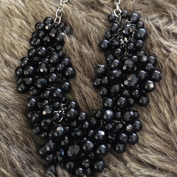 Vintage blackberry beaded cluster necklace - Picture 6 of 10